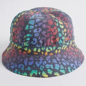 Torrid  ALWAYS PROUD BUCKET HAT - LEOPARD RAINBOW